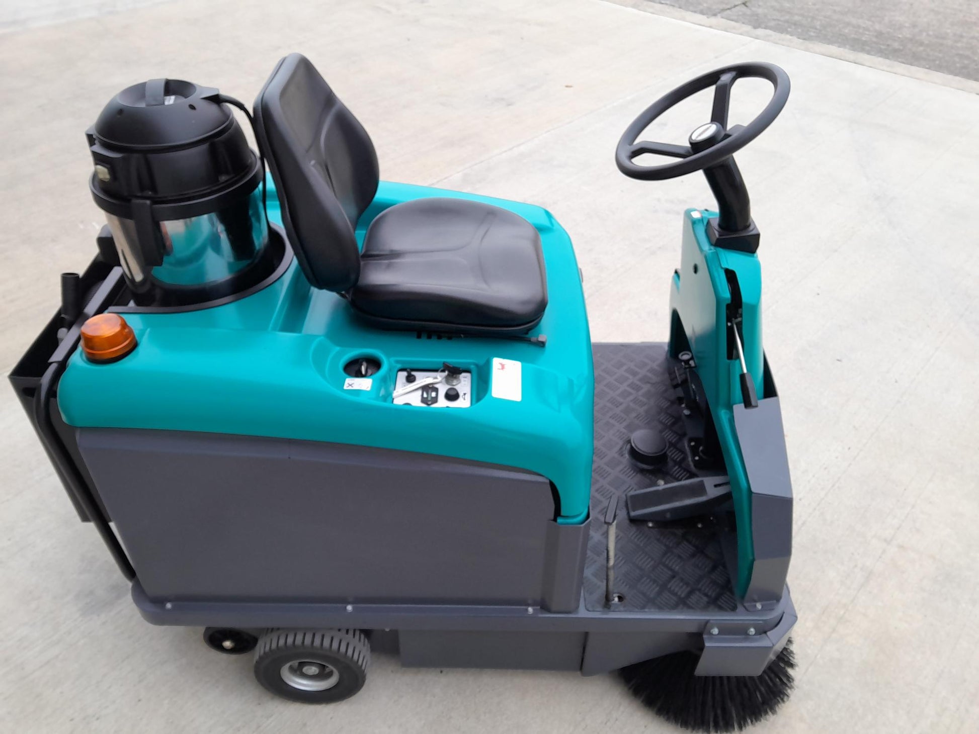 Rider Sweeper (Ex-Hire)